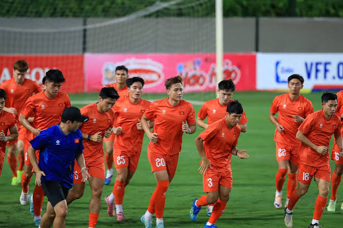 Báo Campuchia chỉ mặt 5 ngôi sao đặc biệt của ĐT Việt Nam | OK9